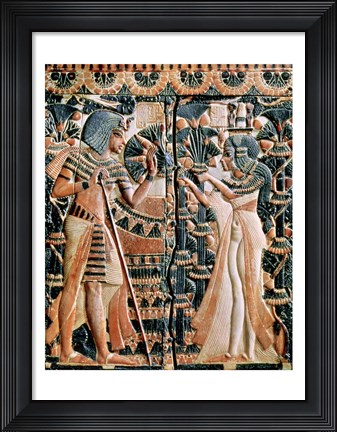 Framed Tutankhamun and his wife Ankhesenamun in a garden Print
