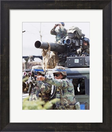 Framed South Korea, Soldiers Spot a Target Print