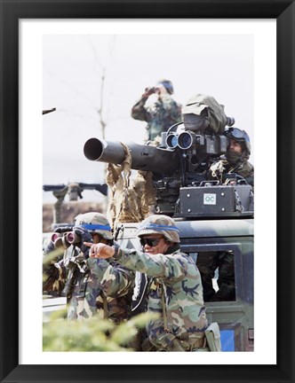 Framed South Korea, Soldiers Spot a Target Print