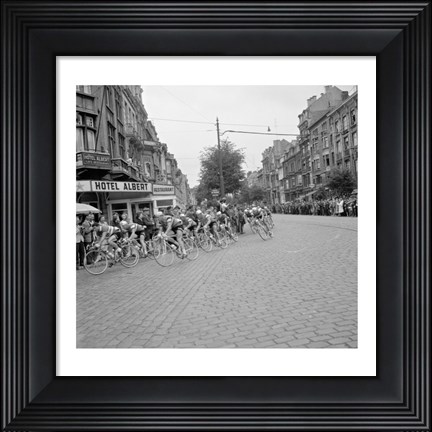 Framed Cyclists in action tour de france 1960 Print