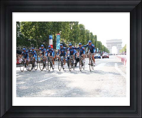 Framed Liberty Seguros, Campos Eliseos, Tour de Francia 2005 Print