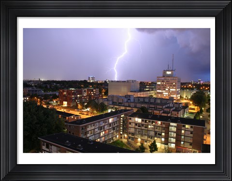 Framed Utrecht-Oost Tijdens Onweer Vanaf Print