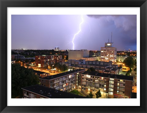 Framed Utrecht-Oost Tijdens Onweer Vanaf Print