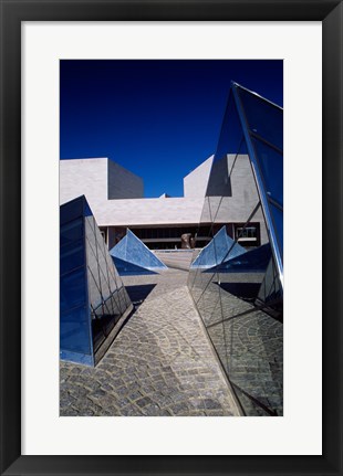 Framed Sculptures in front of an art museum, National Gallery Of Art, Washington DC, USA Print