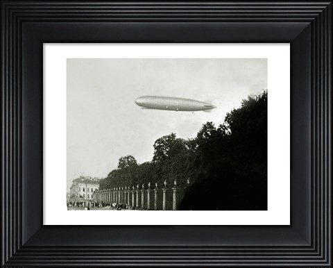 Framed Zeppelin - in the air Print