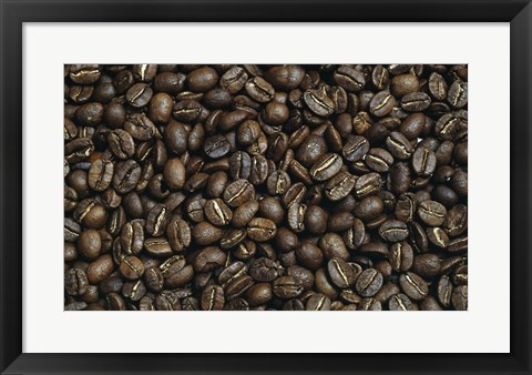 Framed Close-up of coffee beans Print