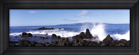 Framed Waves breaking on the rocks, Makena Beach, Maui, Hawaii, USA Print