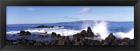 Framed Waves breaking on the rocks, Makena Beach, Maui, Hawaii, USA Print