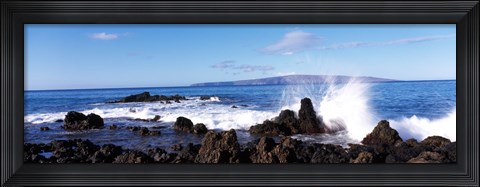 Framed Waves breaking on the rocks, Makena Beach, Maui, Hawaii, USA Print