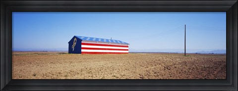 Framed Flag Barn on Highway 41, Fresno, California Print