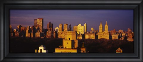 Framed Sun reflecting off buildings in Manhattan, New York City Print