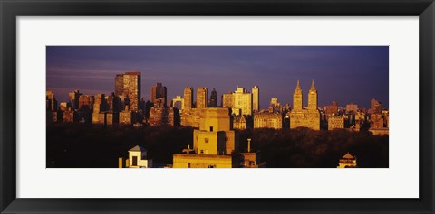 Framed Sun reflecting off buildings in Manhattan, New York City Print
