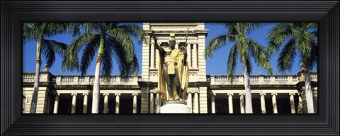 Framed Statue of King Kamehameha, Aliiolani Hale, Honolulu, Hawaii Print