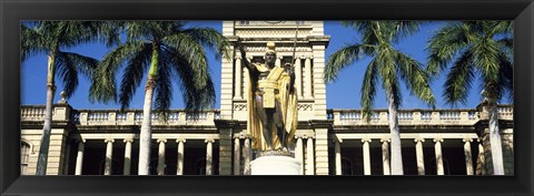 Framed Statue of King Kamehameha, Aliiolani Hale, Honolulu, Hawaii Print