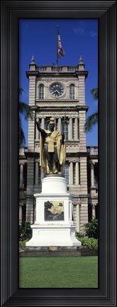 Framed Statue of King Kamehameha, Aliiolani Hale, Honolulu, Hawaii (vertical) Print