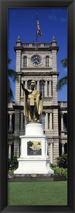 Framed Statue of King Kamehameha, Aliiolani Hale, Honolulu, Hawaii (vertical) Print