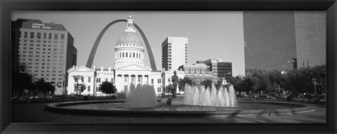 Framed Fountain In Front Of A Government Building, St. Louis, Missouri, USA Print