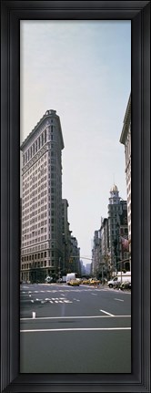 Framed Low angle view of an office building, Flatiron Building, New York City Print