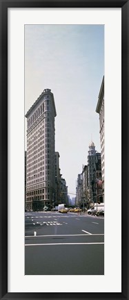 Framed Low angle view of an office building, Flatiron Building, New York City Print