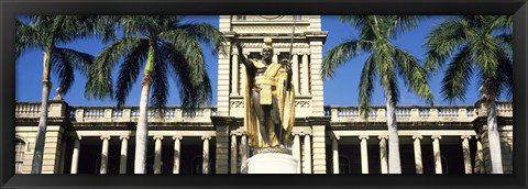 Framed Statue of King Kamehameha, Aliiolani Hale, Honolulu, Hawaii Print