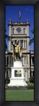 Framed Statue of King Kamehameha, Aliiolani Hale, Honolulu, Hawaii (vertical) Print