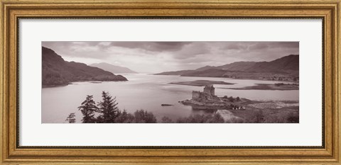 Framed Eilean Donan Castle on Loch Alsh &amp; Duich Scotland Print