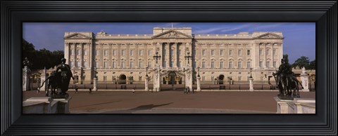 Framed View Of The Buckingham Palace, London, England, United Kingdom Print