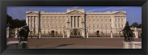 Framed View Of The Buckingham Palace, London, England, United Kingdom Print