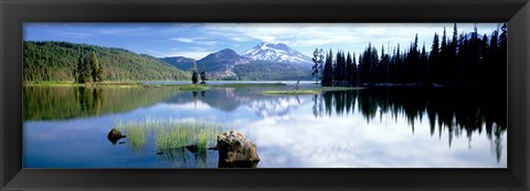 Framed Cascade Mountains, Oregon, USA Print