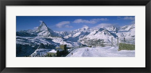 Framed Group of people skiing near a mountain, Matterhorn, Switzerland Print