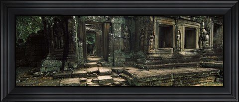 Framed Ruins of a temple, Banteay Kdei, Angkor, Cambodia Print