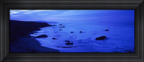 Framed Rock formations on the beach, California (blue) Print