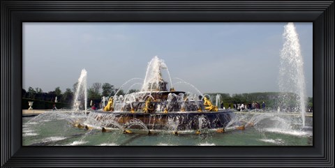 Framed Fountain in a garden, Bassin De Latone, Versailles, Paris, Ile-de-France, France Print
