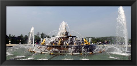 Framed Fountain in a garden, Bassin De Latone, Versailles, Paris, Ile-de-France, France Print