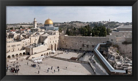 Framed Tourists praying at the Wailing Wall in Jerusalem, Israel Print