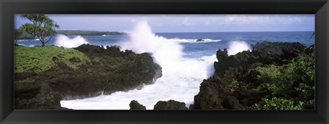 Framed Waves breaking at the coast, Hana Coast, Black Sand Beach, Hana Highway, Waianapanapa State Park, Maui, Hawaii, USA Print