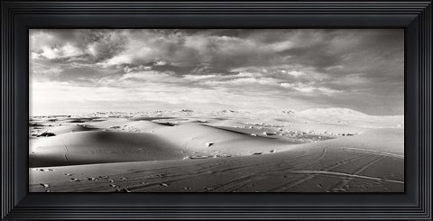 Framed Sahara Desert landscape, Morocco (black and white) Print