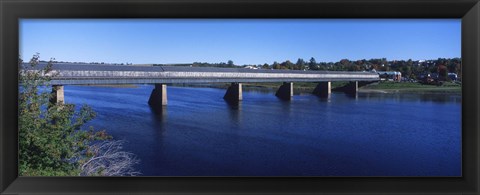 Framed Hartland Bridge, world&#39;s longest covered bridge across the Saint John&#39;s River, Hartland, New Brunswick, Canada Print