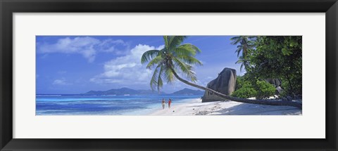 Framed Couple walking on the beach, Anse Source d&#39;Argent, La Digue Island, Seychelles Print