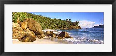 Framed Rocks on a small beach on North Island, Seychelles Print