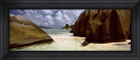 Framed Crystal clear waters and large granite rocks on Anse Source d&#39;Argent beach, La Digue Island, Seychelles Print