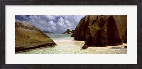 Framed Crystal clear waters and large granite rocks on Anse Source d&#39;Argent beach, La Digue Island, Seychelles Print