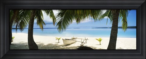Framed Outrigger boat on the beach, Aitutaki, Cook Islands Print