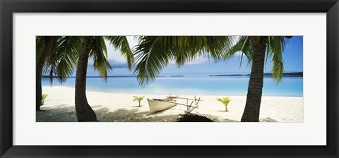 Framed Outrigger boat on the beach, Aitutaki, Cook Islands Print