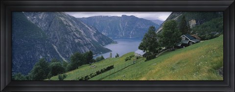 Framed High angle view of a river surrounded by mountains, Kjeasen, Eidfjord, Hordaland, Norway Print