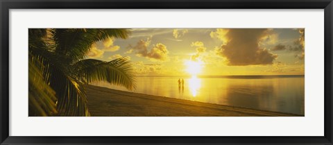 Framed Silhouette Of A Couple Standing On The Beach, Aitutaki, Cook Islands, French Polynesia Print