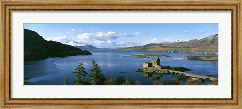 Framed Eilean Donan Castle Scotland Print