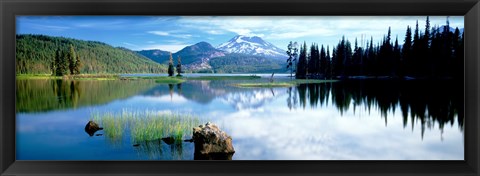 Framed Cascade Mountains, Oregon, USA Print
