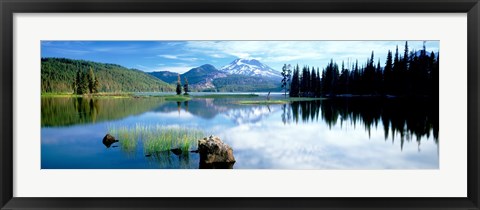Framed Cascade Mountains, Oregon, USA Print