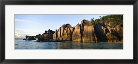 Framed Rock formations at the waterfront, Anse Source D&#39;argent Beach, La Digue Island, Seychelles Print